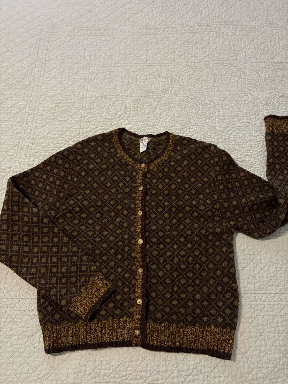 Vintage 90’s Shetland wool cardigan. Size medium.